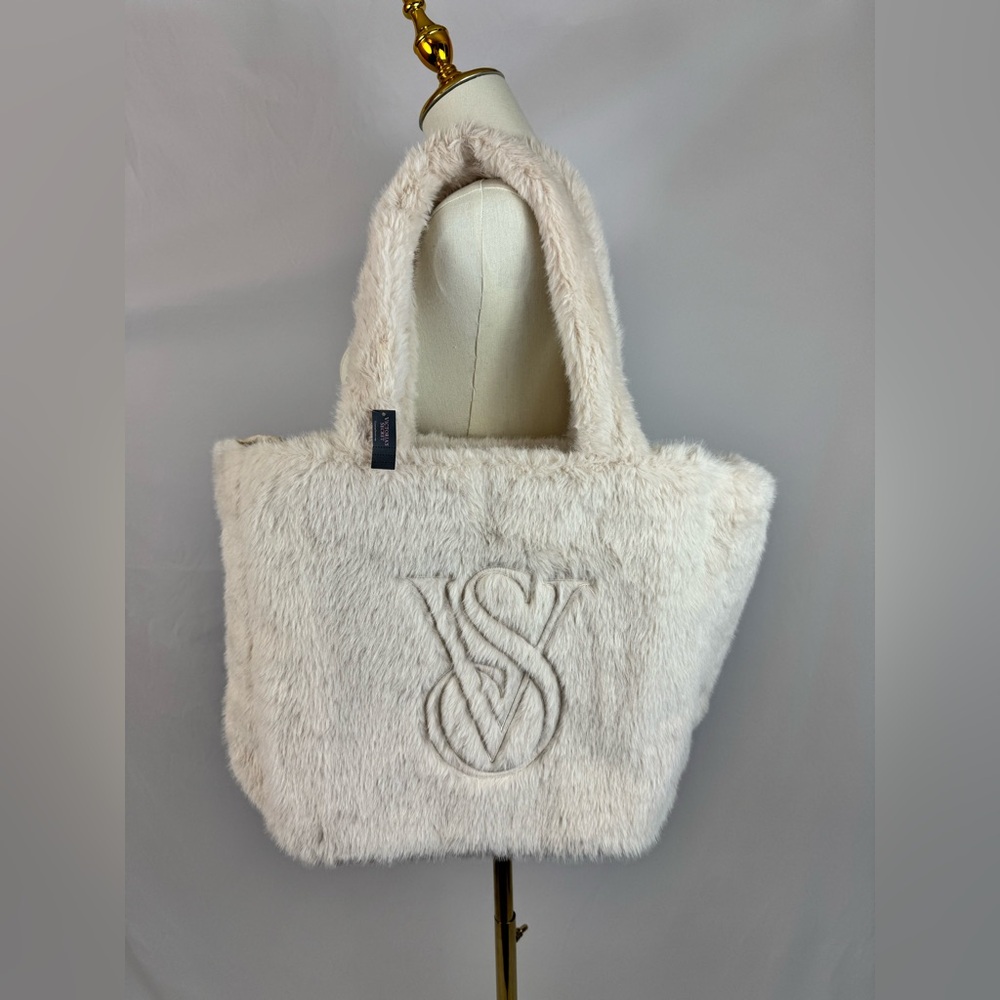 NWT Victoria’s Secret White Cream Sherpa Faux Fur Large Logo Tote Bag Zipper